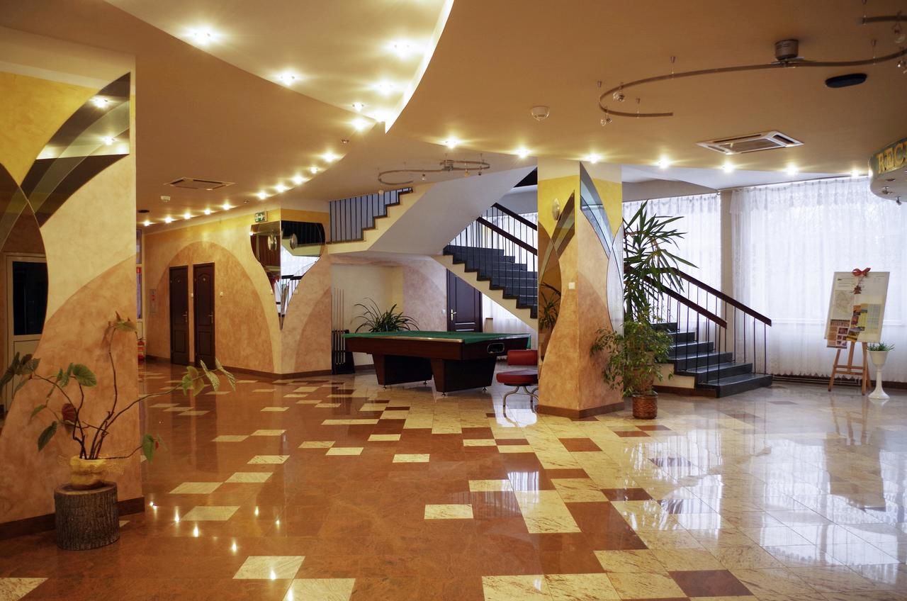 Отель Hotel Laworta Устшики-Дольне-29