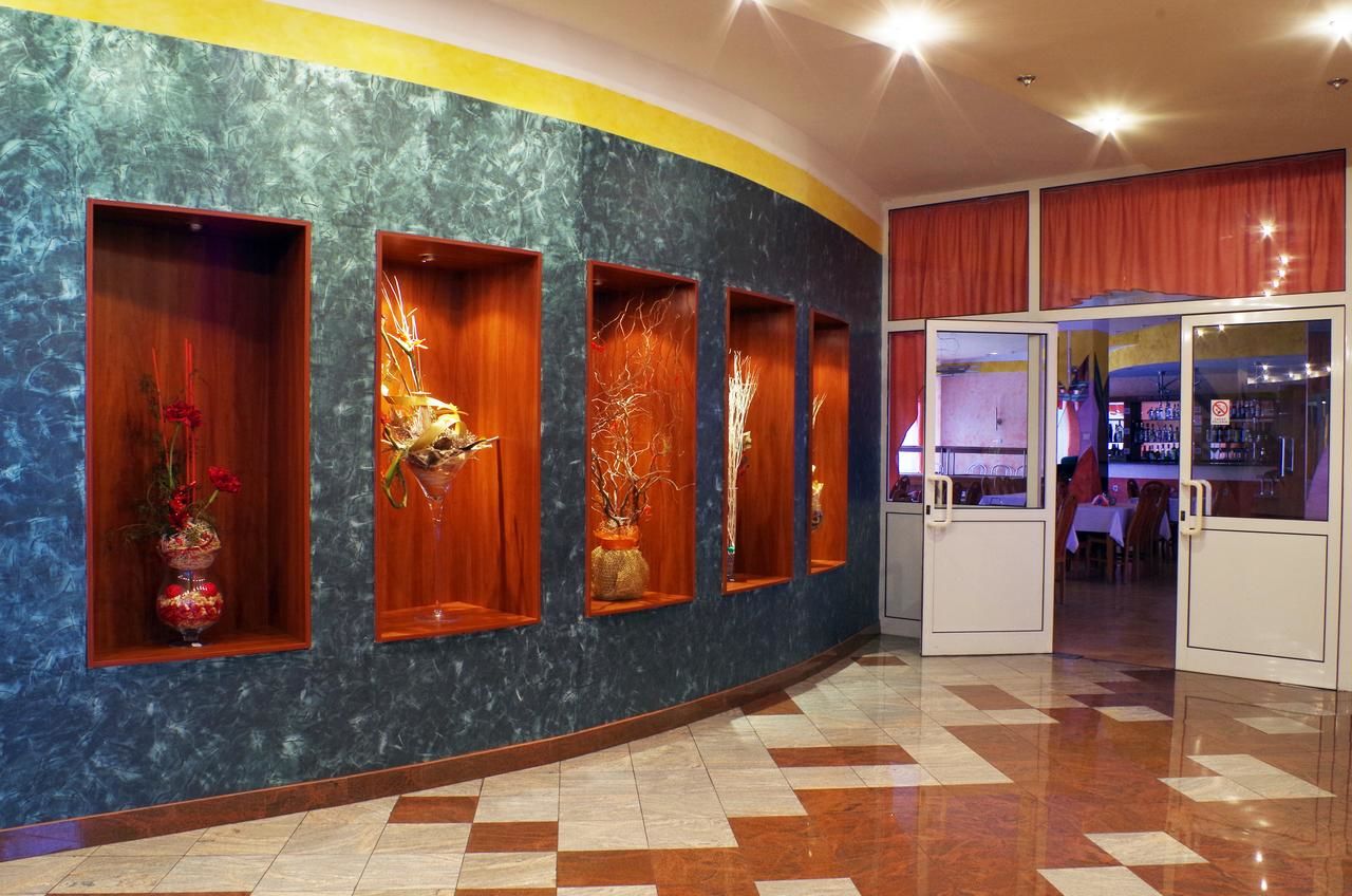 Отель Hotel Laworta Устшики-Дольне-31