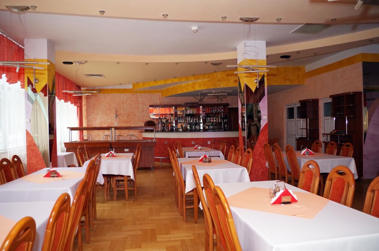 Отель Hotel Laworta Устшики-Дольне-33